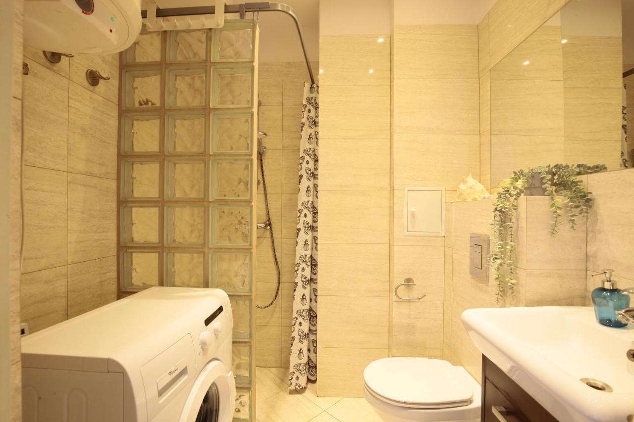 Elite Apartments Rajska One City Center Гданьск Экстерьер фото